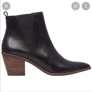 Lucky Brand Lorry chelsea boot